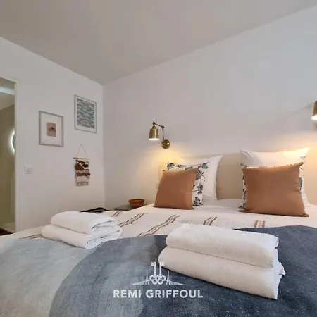 La Symphonie Elevator Center 2 Guests *