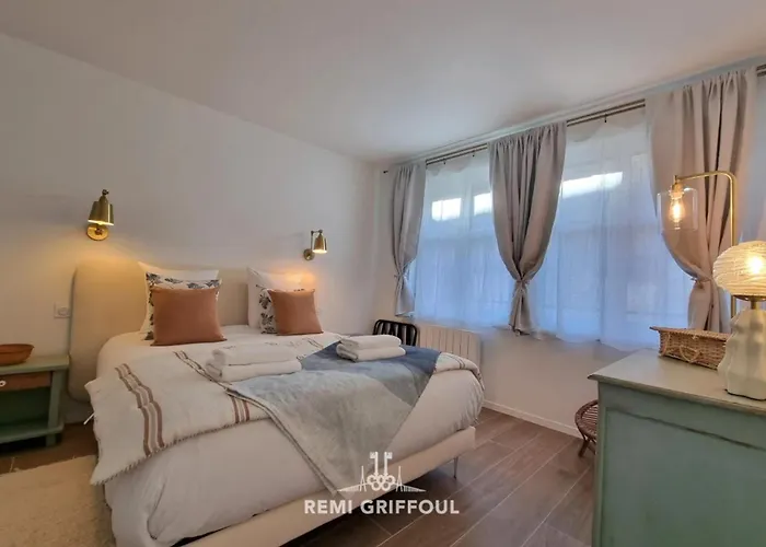 La Symphonie Elevator Center 2 Guests * Honfleur