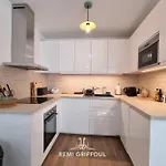 Апартаменты La Symphonie Elevator Center 2 Guests