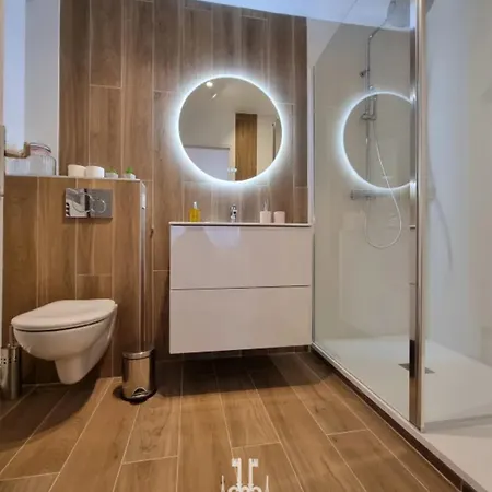 La Symphonie Elevator Center 2 Guests *