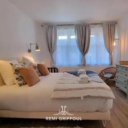 Апартаменты La Symphonie Elevator Center 2 Guests *