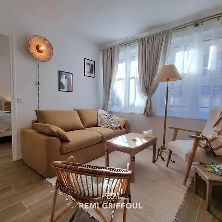 La Symphonie Elevator Center 2 Guests Апартаменты