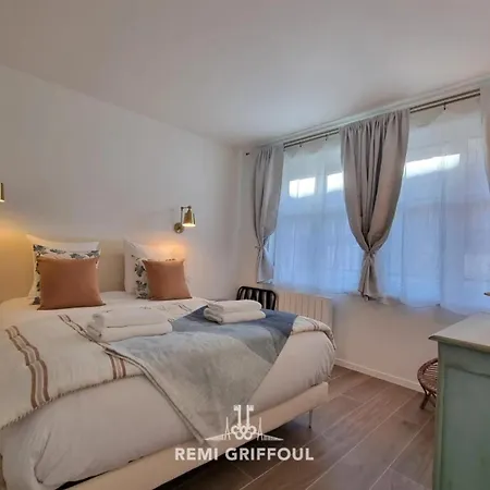 La Symphonie Elevator Center 2 Guests * Онфлёр