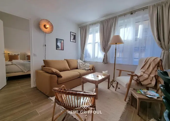 La Symphonie Elevator Center 2 Guests Apartmán